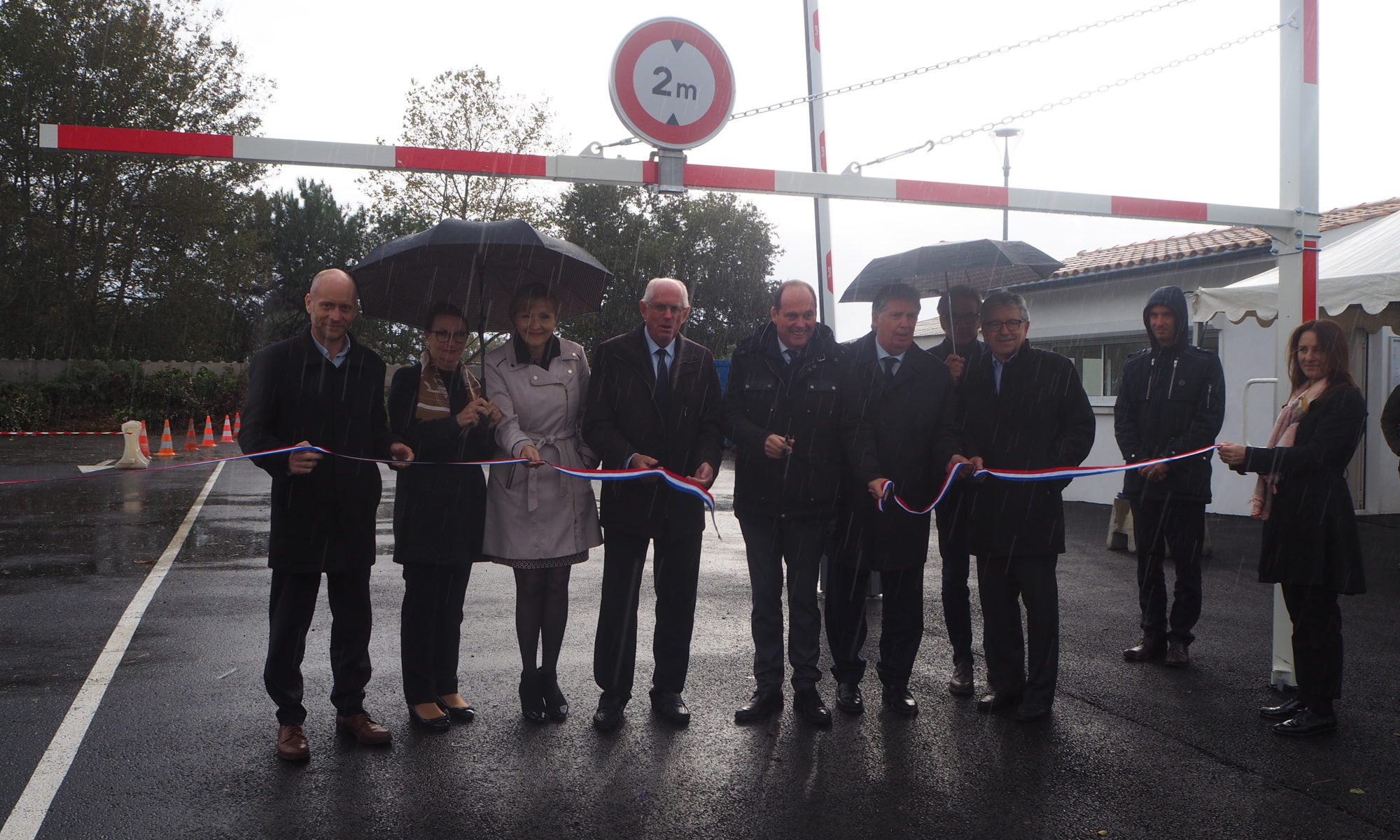 Inauguration de la plateforme des déchets verts de la COBAN à Andernos-les-Bains - Coupé du ruban