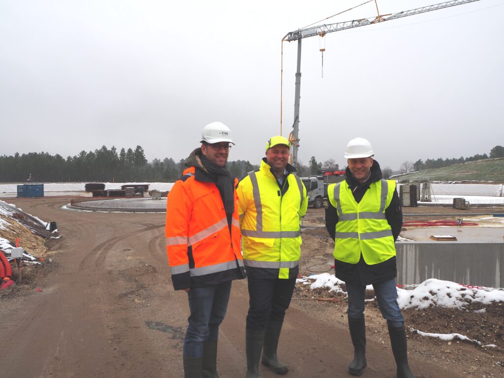 Retour en image sur les travaux / la visite de chantier du futur méthaniseur / de la future unité de méthanisation à Mios Equibio Pays de Buch - énergie verte, locale et stockable, le biométhane, avec le Maire de Moios Cédric Pain - 11 janvier 2024